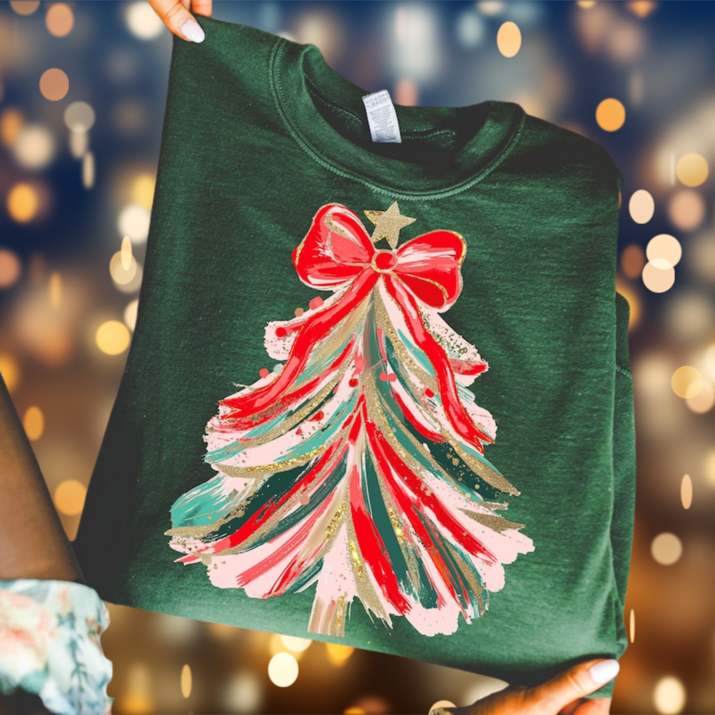 021 - Christmas Tree red Bow- Tee-shirt - Crewneck or Hooded Sweatshirt