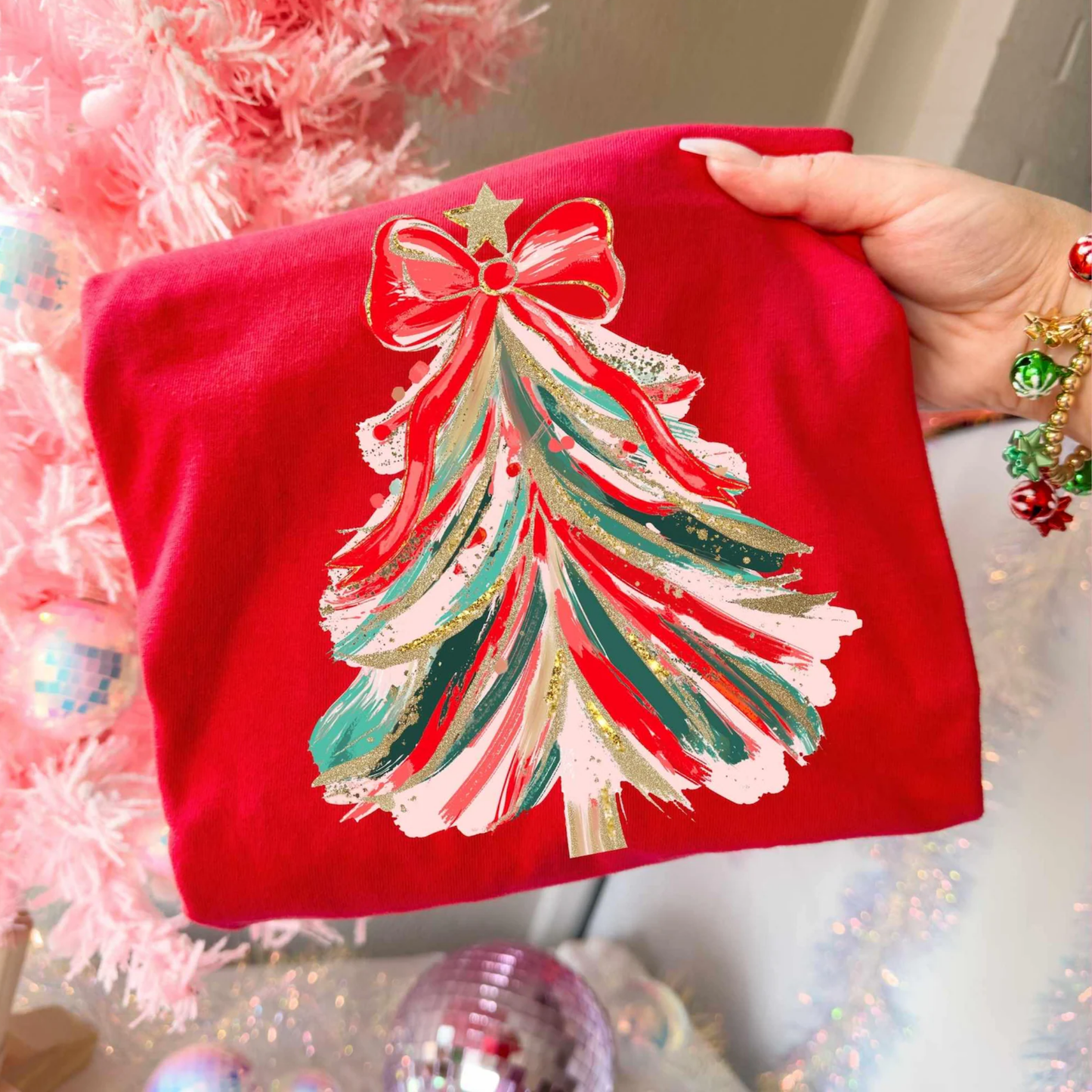 021 - Christmas Tree red Bow- Tee-shirt - Crewneck or Hooded Sweatshirt